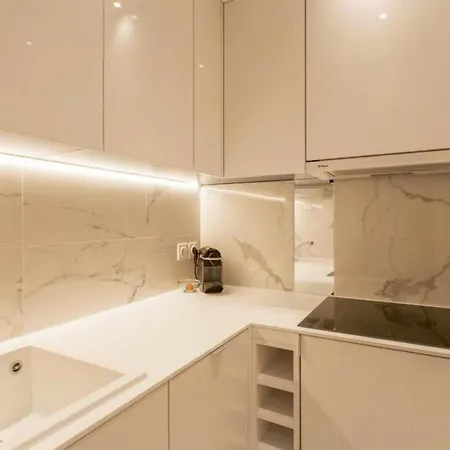 Royal Promenade Pool Terrace Sea View Air Conditioning شقة *