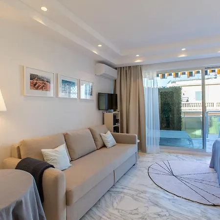 Royal Promenade Pool Terrace Sea View Air Conditioning *