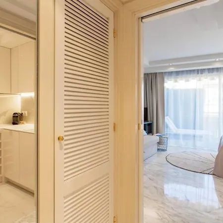 Royal Promenade Pool Terrace Sea View Air Conditioning * نيس